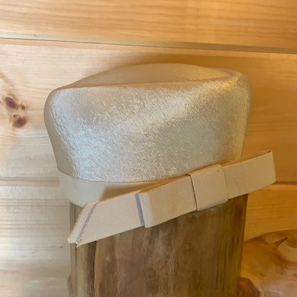 Vintage Mr. John Classic pillbox hat with bow - Picture 3 of 8